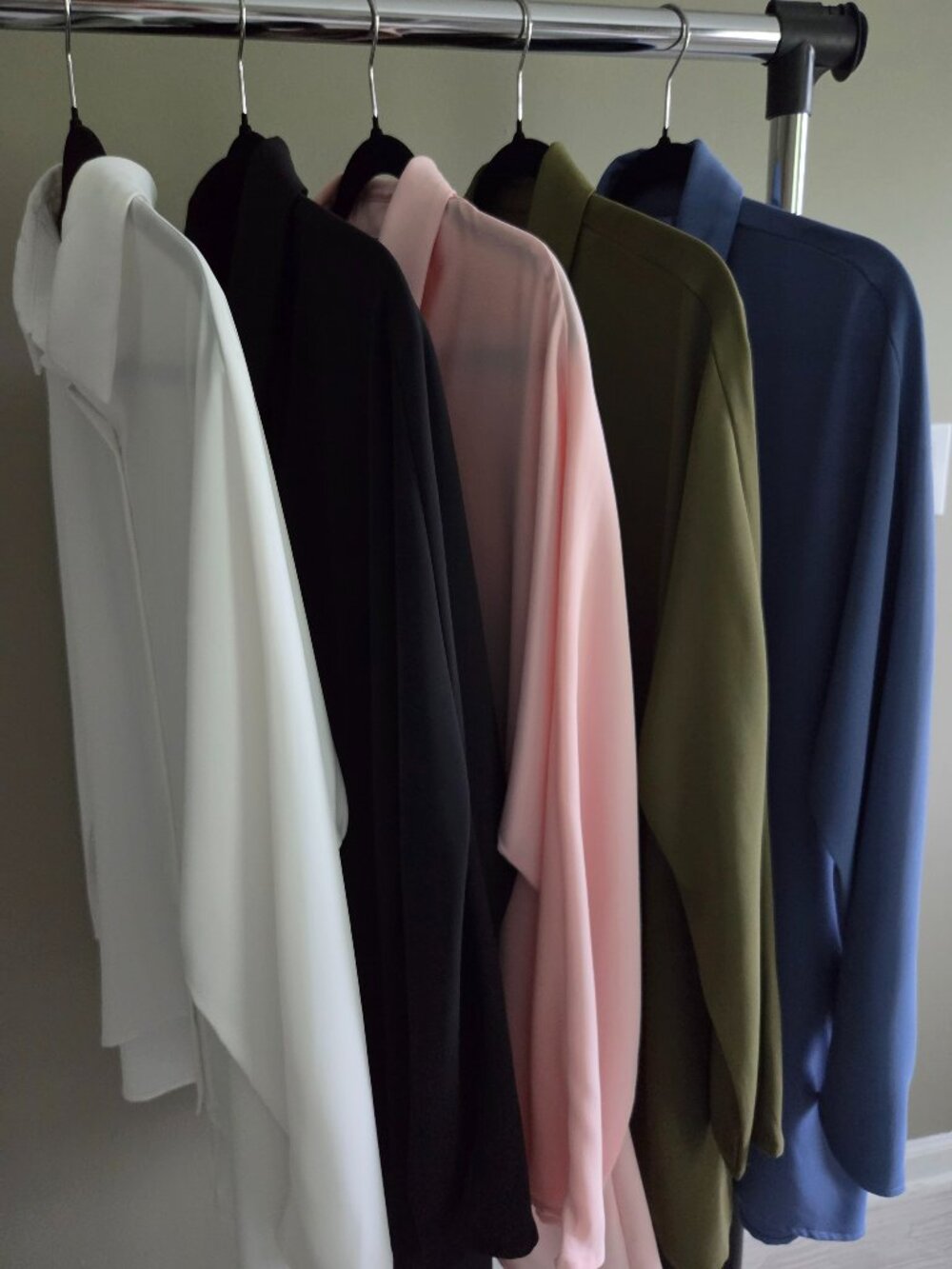 Bundle of 5 - button down shirts - light flowy poly crepe - oversized M - EUC